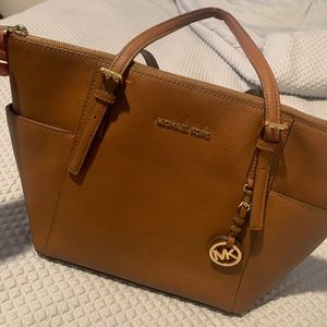 Michael kors hand bag